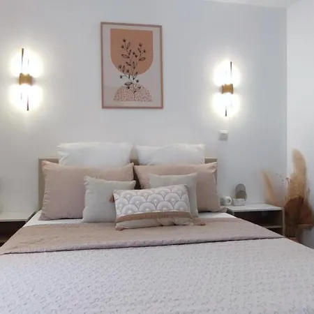Chez Adriana Cosy Avec Jardin, Proche Apartamento Grimaud